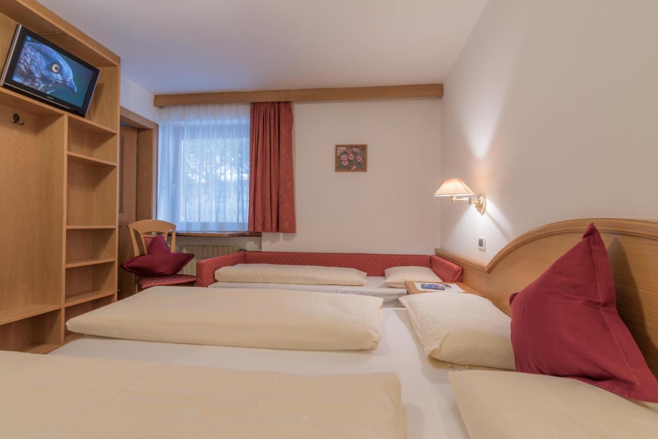 Garni La Vara Corvara In Badia Exterior foto